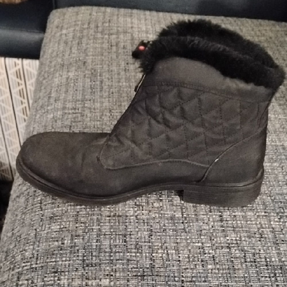 Naturalizer Black Quilted Winter Boots